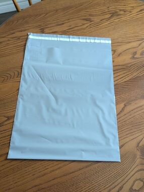 25 Light Gray Poly Mailer Shipping Bags. Pleated Bottom . 13x15.5 Inches.